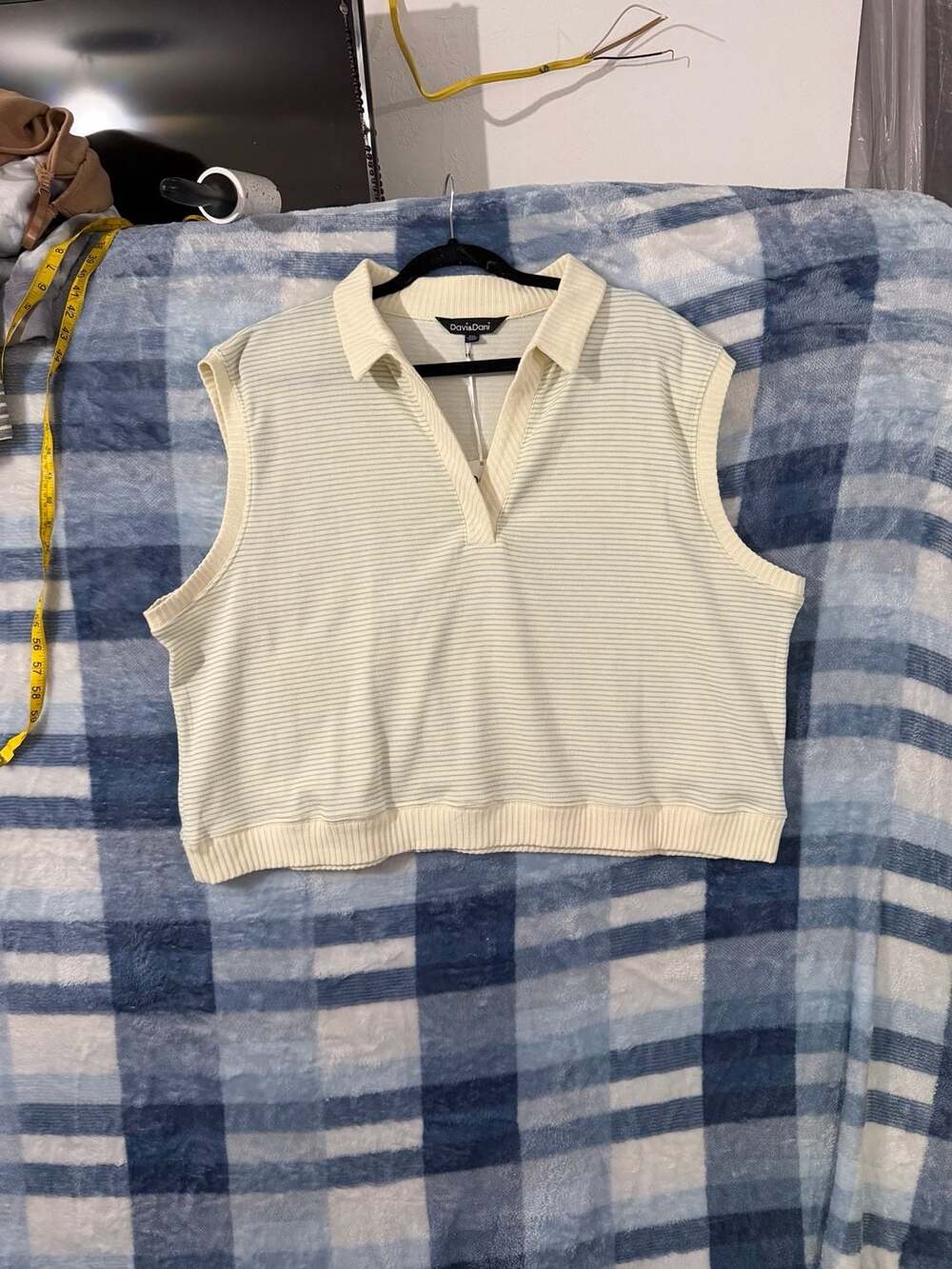 Davi & Dani Women's Cream and Blue Striped V-Neck Collared Sweater Vest